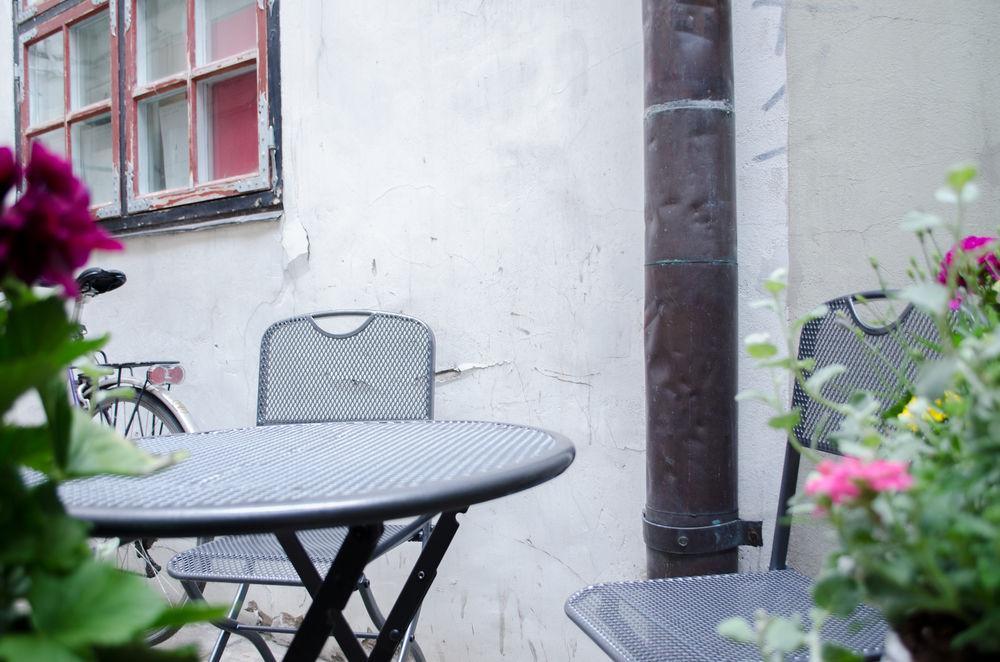 Red Nose Hostel With Self-Check In Riga Eksteriør billede